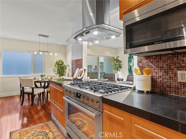 Detail Gallery Image 6 of 41 For 1410 S Bentley Ave #103,  –,  CA 90025 - 2 Beds | 2 Baths