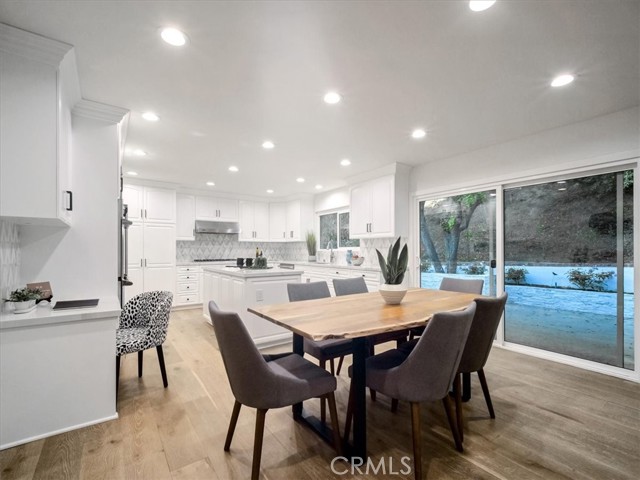 Detail Gallery Image 23 of 67 For 4732 Del Moreno Dr, Woodland Hills,  CA 91364 - 4 Beds | 3 Baths