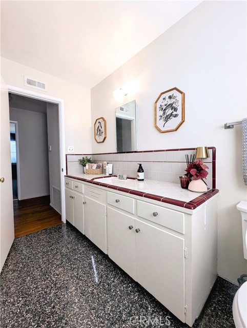 6831 Coronado Way, Riverside CA: https://media.crmls.org/medias/cb7988f8-8451-4979-ad88-aabf5ee5116f.jpg
