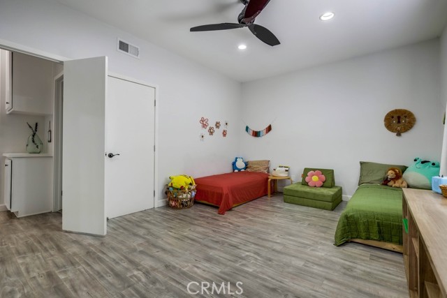 Detail Gallery Image 26 of 42 For 284 Laurel Ave #5,  Brea,  CA 92821 - 2 Beds | 1/1 Baths