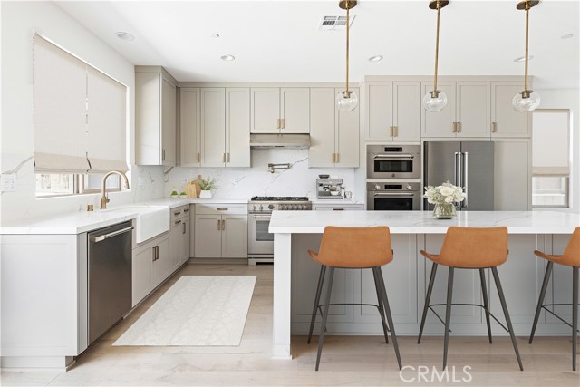 Detail Gallery Image 3 of 22 For 175 E Palm St, Altadena,  CA 91001 - 4 Beds | 3 Baths