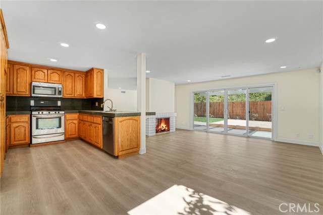 Detail Gallery Image 7 of 23 For 1669 Woodside Dr., Thousand Oaks,  CA 91362 - 3 Beds | 2 Baths