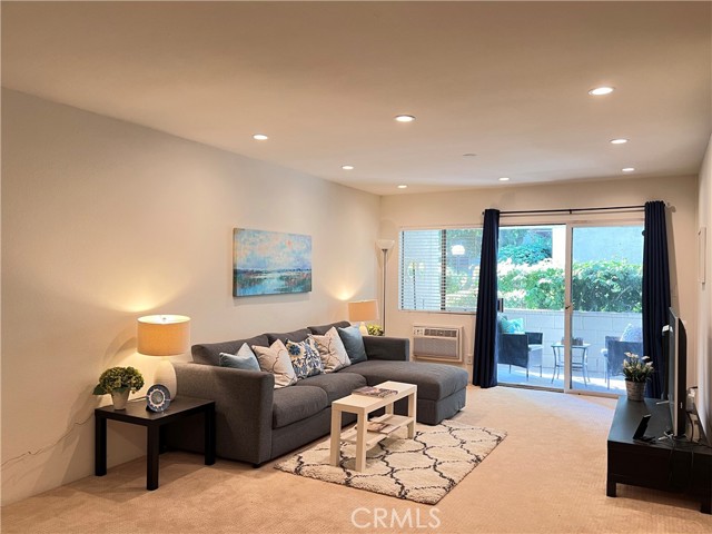 Detail Gallery Image 6 of 44 For 4900 Overland Avenue #125,  Culver City,  CA 90230 - 2 Beds | 2 Baths