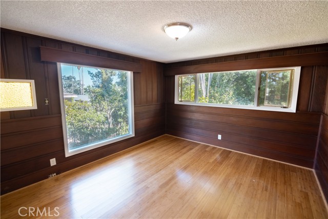 318 E Laurel Avenue, Sierra Madre CA: https://media.crmls.org/medias/cb7b301c-df16-42cc-ac07-7f250d6a272c.jpg