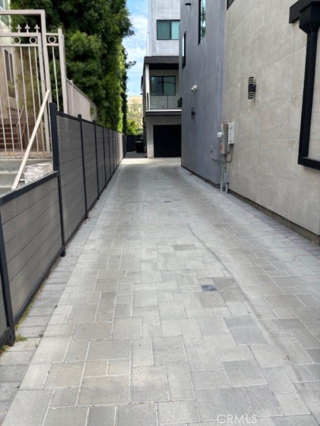 Detail Gallery Image 2 of 18 For 14553 Benefit St, Sherman Oaks,  CA 91403 - 3 Beds | 3/1 Baths