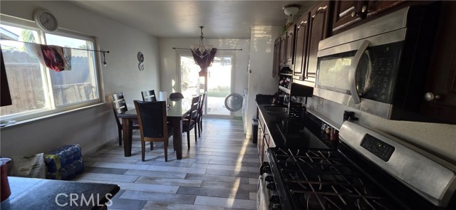 Detail Gallery Image 8 of 18 For 6362 Candle Light, Jurupa Valley,  CA 92509 - 4 Beds | 2 Baths