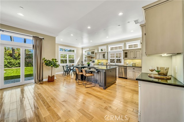 810 Juanita Avenue, Redondo Beach, California 90277, 5 Bedrooms Bedrooms, ,3 BathroomsBathrooms,Residential,Sold,Juanita,TR22080306