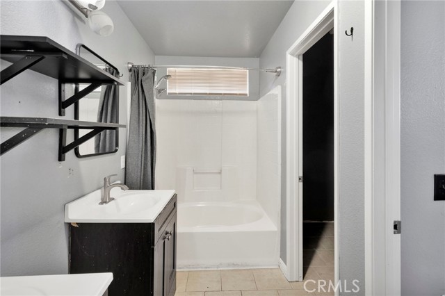 Detail Gallery Image 27 of 38 For 15192 Amber Way, Adelanto,  CA 92301 - 5 Beds | 3 Baths