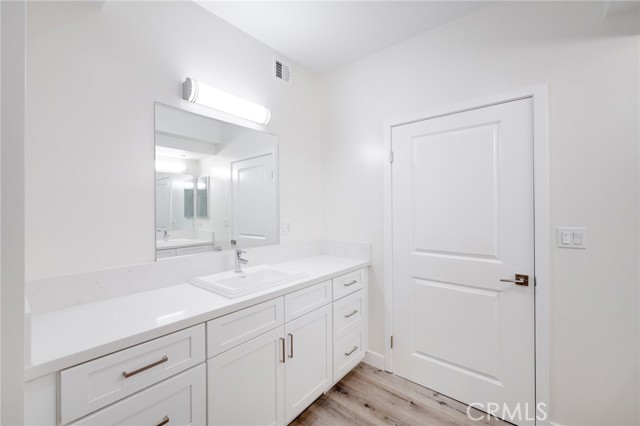 Detail Gallery Image 15 of 15 For 14526 Hartland St #206,  Van Nuys,  CA 91405 - 2 Beds | 2 Baths