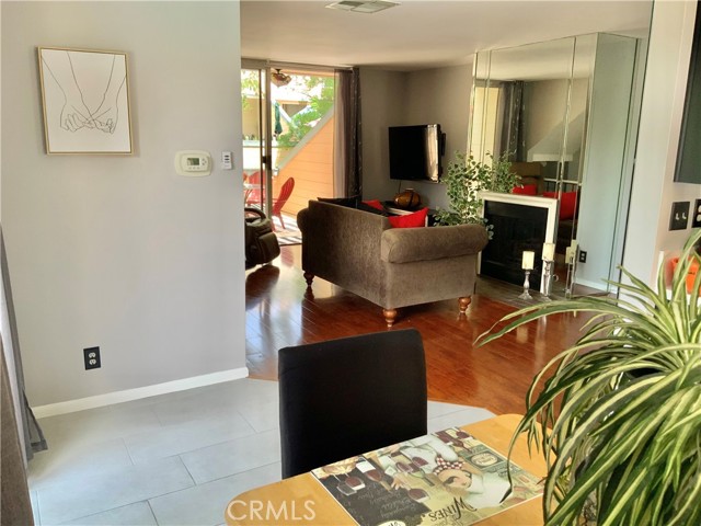 Detail Gallery Image 21 of 45 For 9917 Independence Ave #C,  Chatsworth,  CA 91311 - 2 Beds | 2 Baths