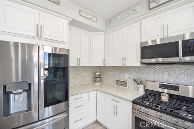 Detail Gallery Image 9 of 35 For 8574 De Loss Dr, Riverside,  CA 92508 - 4 Beds | 2/1 Baths