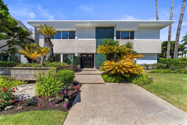 6451 E Shire Way, Long Beach CA: https://media.crmls.org/medias/cb7eb5b4-eda8-4582-b170-19388f8fcdbb.jpg