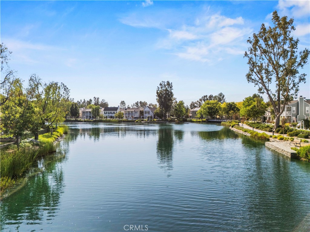 https://media.crmls.org/medias/cb7f137d-2073-4d51-842b-48d01475228f.jpg?preset=X-Large