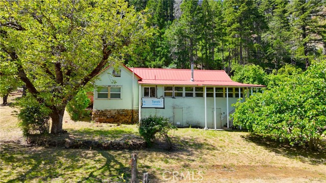 38703 State Highway 96, Klamath River CA: https://media.crmls.org/medias/cb7f3472-0476-45cd-b509-957f97230dbf.jpg