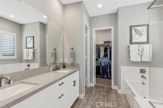 Detail Gallery Image 18 of 74 For 28713 Lambent Way, Saugus,  CA 91350 - 3 Beds | 2/1 Baths