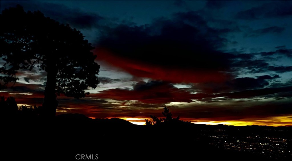 https://media.crmls.org/medias/cb804991-7fc4-47a2-ab42-81aee6eb2f1b.jpg?preset=X-Large