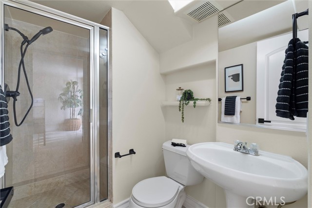 Detail Gallery Image 25 of 45 For 11359 Missouri Ave, Los Angeles,  CA 90025 - 4 Beds | 3/1 Baths