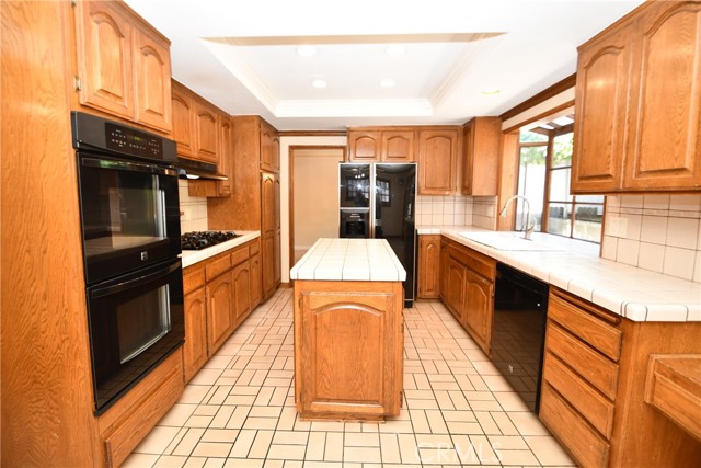 20318 Regina Avenue, Torrance CA: https://media.crmls.org/medias/cb816017-c0dd-4ff5-add7-347de510bda3.jpg