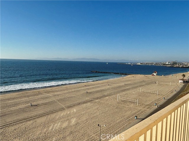 Detail Gallery Image 3 of 14 For 735 Esplanade a,  Redondo Beach,  CA 90277 - 2 Beds | 2 Baths