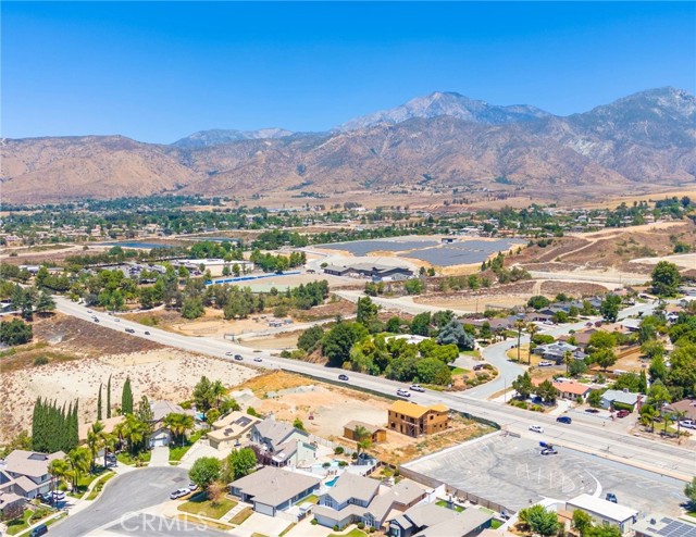 11570 Bryant Street, Yucaipa CA: https://media.crmls.org/medias/cb817ee9-4a44-4eb6-b3a6-e3fe81323e2d.jpg