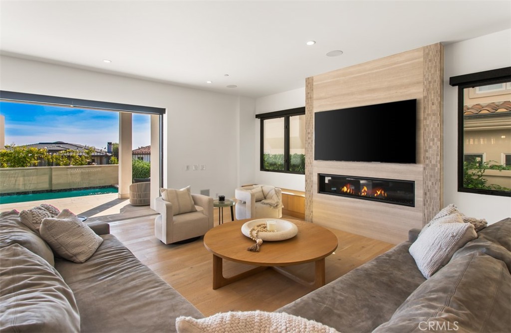 MLS #OC25164130 img 15