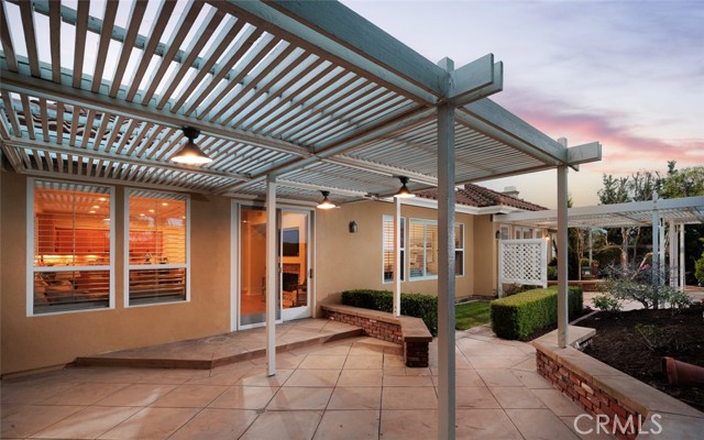 Detail Gallery Image 2 of 50 For 6406 E Abbeywood Rd, Orange,  CA 92867 - 4 Beds | 3/1 Baths