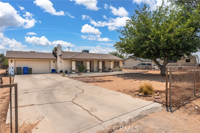 15419 Wichita Road, Apple Valley CA: https://media.crmls.org/medias/cb828259-0ae0-49e4-90e0-585aa1031c18.jpg