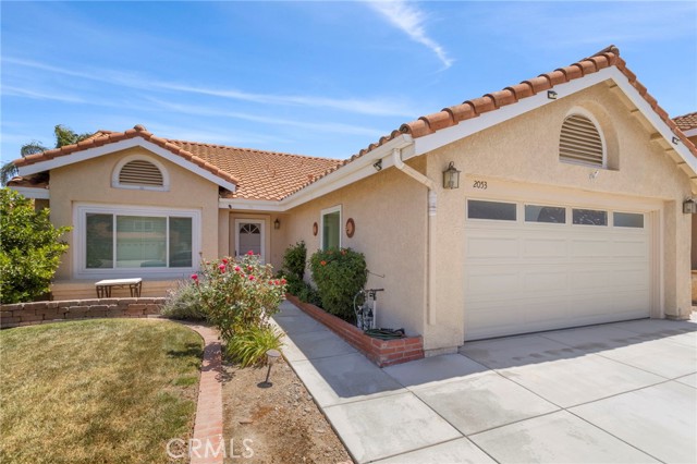 Detail Gallery Image 1 of 50 For 2053 Valor Dr, Corona,  CA 92882 - 3 Beds | 2 Baths