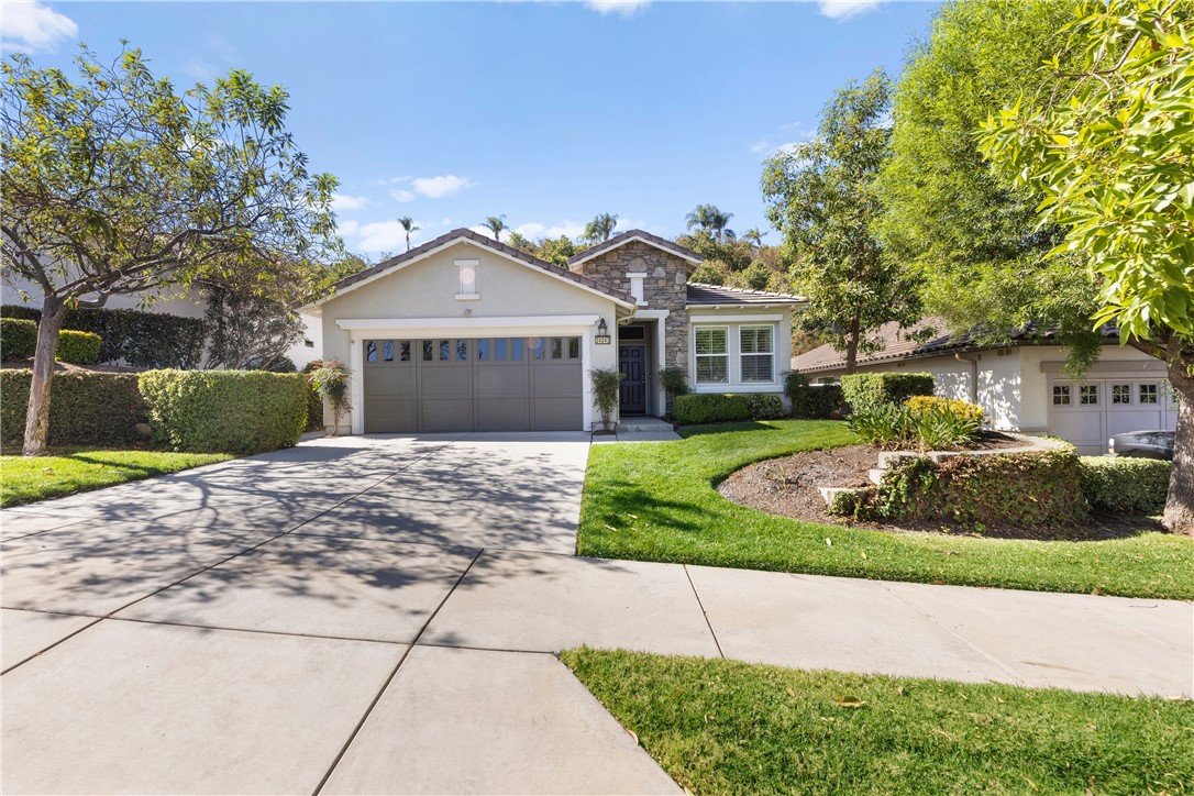 Detail Gallery Image 2 of 22 For 24243 Augusta Dr, Corona,  CA 92883 - 2 Beds | 2 Baths