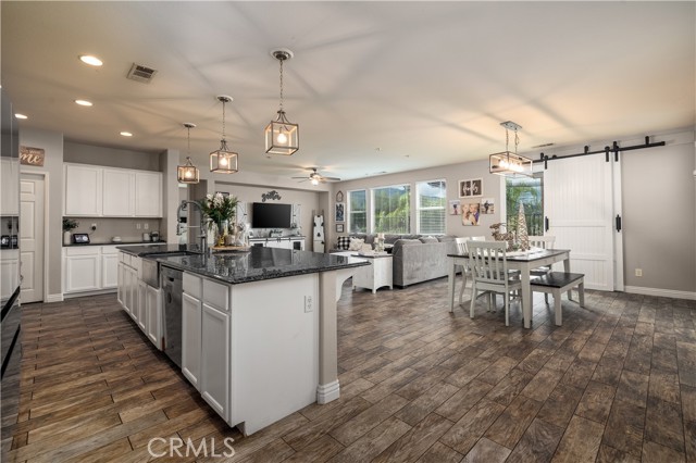 10894 Clover, Corona CA: https://media.crmls.org/medias/cb83a7dc-5911-4ce0-a4fc-b39e665a3545.jpg