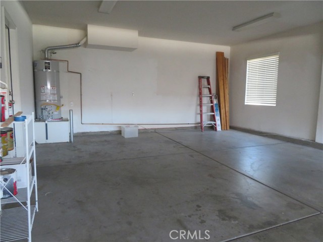 14336 Saline Drive, Eastvale CA: https://media.crmls.org/medias/cb83b34b-4b3e-49d5-a3bd-23a137259727.jpg