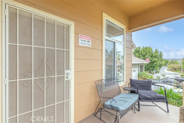 560 Shenandoah Road, Corona CA: https://media.crmls.org/medias/cb841994-1625-4992-a259-10953691c12c.jpg