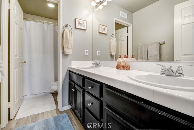 Detail Gallery Image 35 of 53 For 22110 Crestline Trl, Saugus,  CA 91390 - 5 Beds | 3/1 Baths