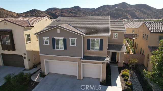 Detail Gallery Image 2 of 34 For 24445 Paxton Lane, Lake Elsinore,  CA 92532 - 4 Beds | 3 Baths