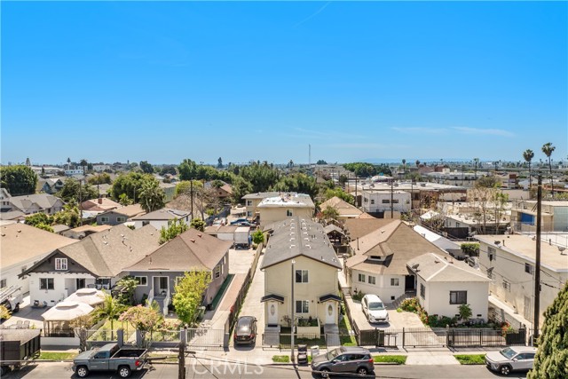 Detail Gallery Image 3 of 9 For 240 W 46th St, Los Angeles,  CA 90037 - – Beds | – Baths
