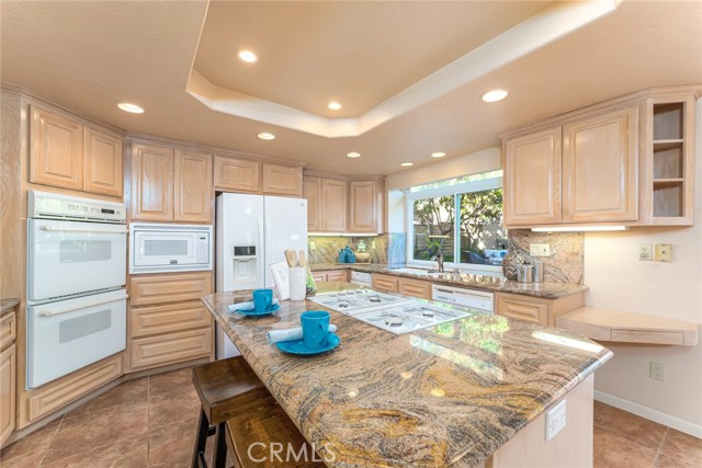 Spacious kitchen island