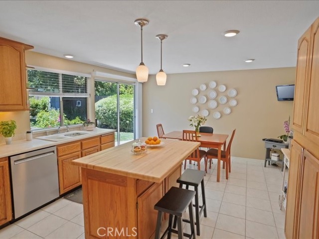 24721 Airville Avenue, Newhall CA: https://media.crmls.org/medias/cb868123-46f4-425b-9950-f3e36bf3718c.jpg