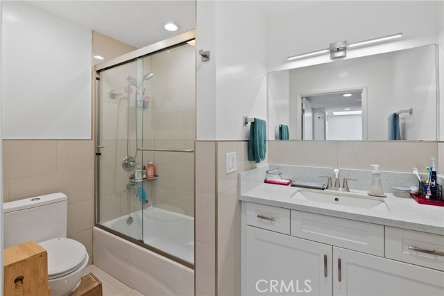 Detail Gallery Image 15 of 39 For 13011 Doty Ave #44,  Hawthorne,  CA 90250 - 3 Beds | 1/1 Baths