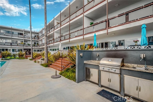 330 Cliff Drive, Laguna Beach CA: https://media.crmls.org/medias/cb86d4df-8859-4b77-89fc-5b6b42d176fd.jpg