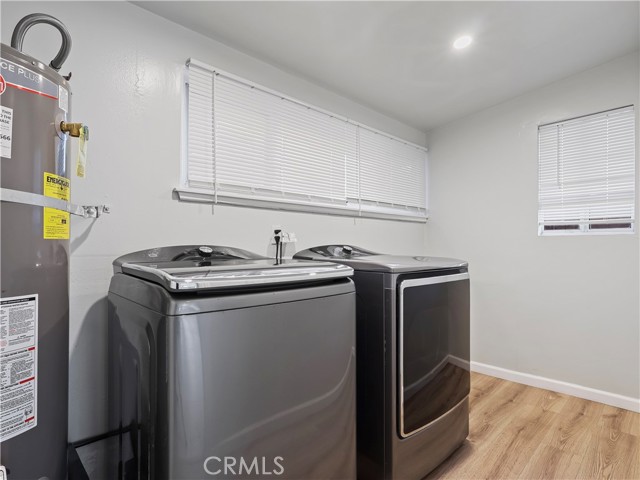 Detail Gallery Image 19 of 22 For 20324 Oxnard St, Woodland Hills,  CA 91367 - 6 Beds | 3 Baths