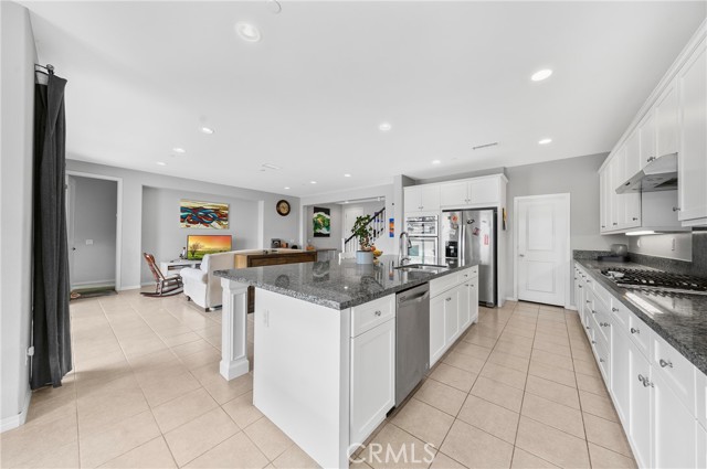 Detail Gallery Image 9 of 38 For 17185 Guarda Dr, Chino Hills,  CA 91709 - 4 Beds | 3/1 Baths