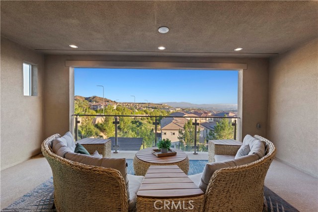 Detail Gallery Image 17 of 53 For 20526 W Deer Grass Ct, Porter Ranch,  CA 91326 - 5 Beds | 5/1 Baths