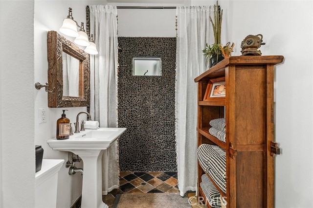Detail Gallery Image 18 of 54 For 53 Calle Careyes, San Clemente,  CA 92673 - 5 Beds | 5/1 Baths