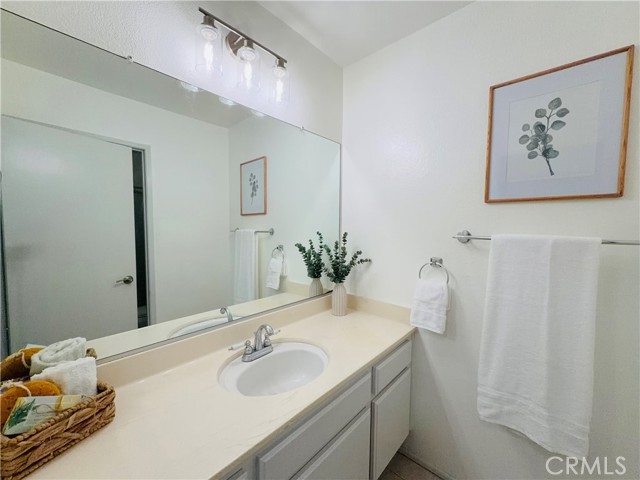 1044 Kent Drive, San Dimas CA: https://media.crmls.org/medias/cb8aadec-5e3e-484e-b218-22e0ebde5d82.jpg
