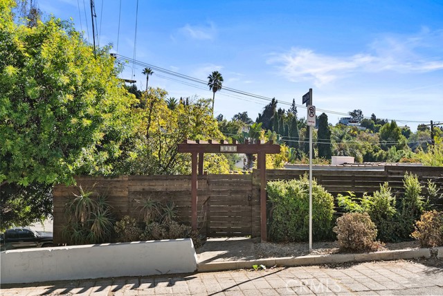 Detail Gallery Image 33 of 37 For 2130 Apex, Los Angeles,  CA 90039 - 3 Beds | 1 Baths
