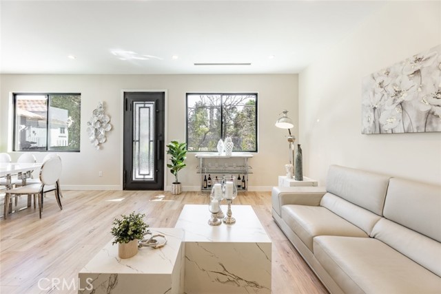 5805 Bucknell Avenue, Valley Village CA: https://media.crmls.org/medias/cb8c7256-2cbd-490d-9751-5be6eb753699.jpg