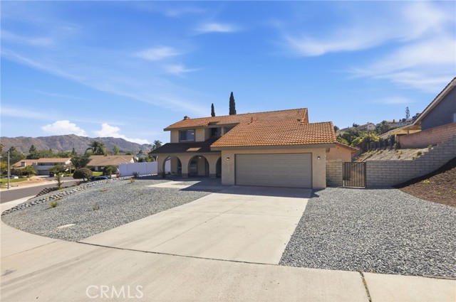 Detail Gallery Image 3 of 61 For 1420 Timberlane, Riverside,  CA 92506 - 5 Beds | 4 Baths