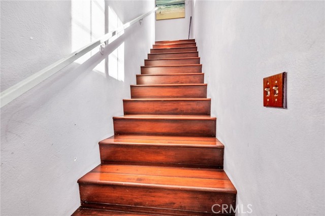 9203 Beach Street, Los Angeles CA: https://media.crmls.org/medias/cb8dd01d-bc9e-49b7-a8c4-8ce8ba352c40.jpg
