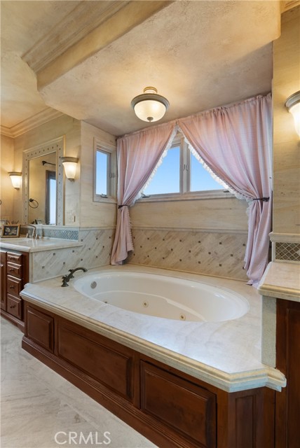 4 Le Conte, Laguna Niguel CA: https://media.crmls.org/medias/cb8dd111-8598-49bc-92ea-619dd7c8d59f.jpg