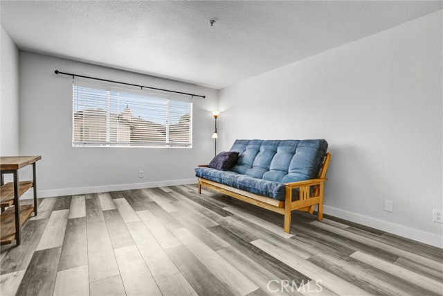 517 Orilla Walk, Oxnard CA: https://media.crmls.org/medias/cb8e532f-577d-499e-8197-1f5f97b64844.jpg